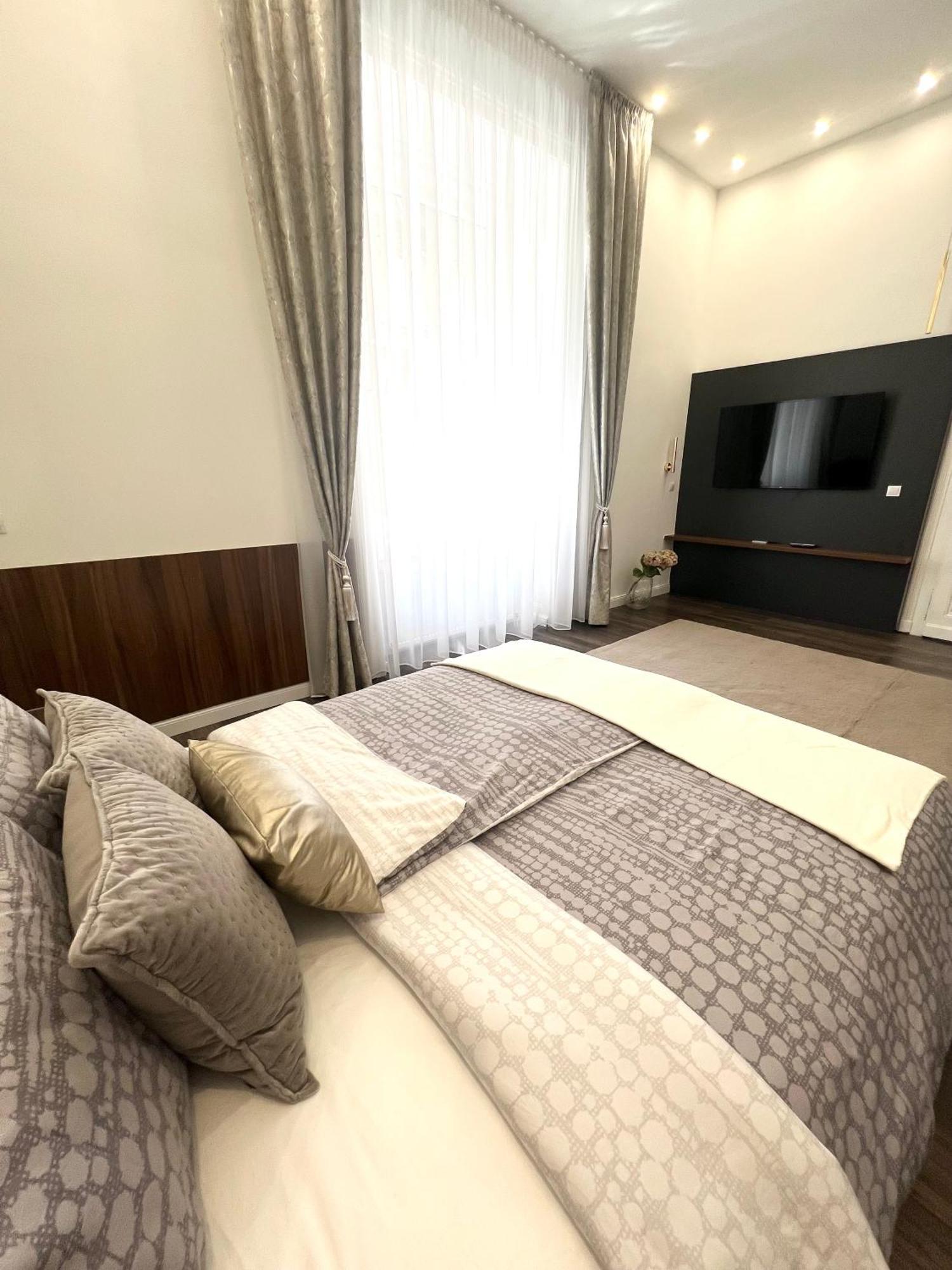 Elizabeth Apartment Deluxe Budapest Exterior photo